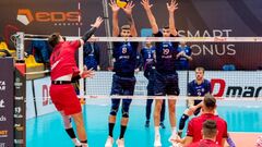 Чемпіони країни очолили турнірну таблицю Суперліги
