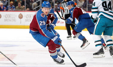 НХЛ. Перемоги Вегаса, Вашингтона та Колорадо, суперсерія Маккіннона