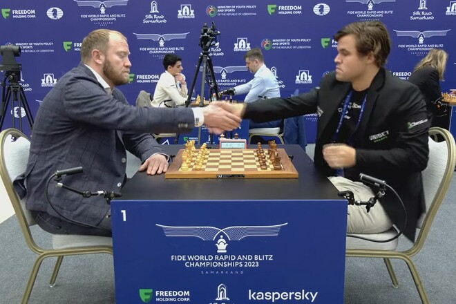 ВІДЕО. Польський шахіст відмовився тиснути руку гравцю рф. Не як Карлсен