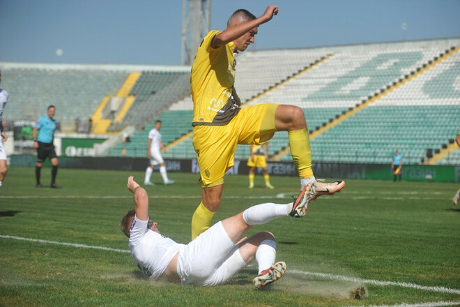 Ворскла – Рух – 0:0. За що вилучили Скляра за 6 хвилин? Відеоогляд матчу