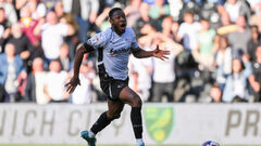 VIDEO. The mistake of the century. In the Championship, the footballer did not score into an empty net