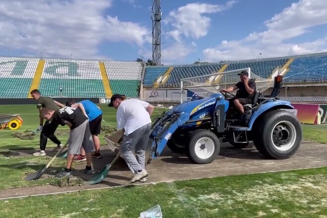 ВІДЕО. Ворскла розпочала заміну газону на своєму стадіоні