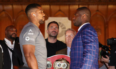 VIDEO. Who turned away first? Joshua and Dubois had a duel of looks