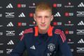 OFFICIALLY. The Ukrainian midfielder signed a professional contract with Manchester United