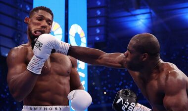 PHOTO. Joshua's face after the knockout and three knockdowns in the megafight with Dubois