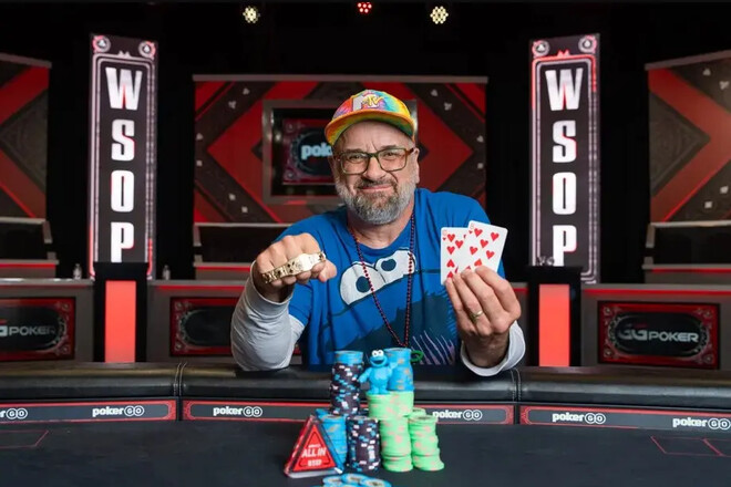 Переможець WSOP віддав виграш на пенсію для своєї дружини