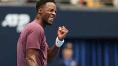 VIDEO. Monfils flew out of Beijing, but managed to make Medvedev applaud