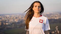 The most beautiful referee girl in world football comes from Poland. Who is she?