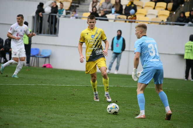 І знову 0:0. Рух не зміг переграти Колос на Арені Львів