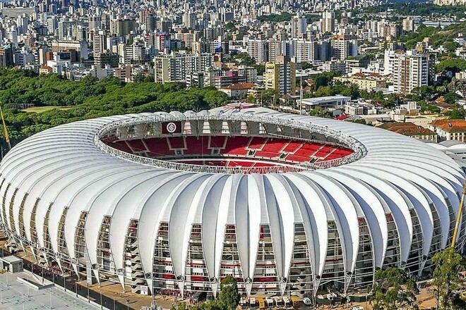 ФОТО. Стадион, принимавший матчи ЧМ-2014, «утонул» из-за ливней в Бразилии