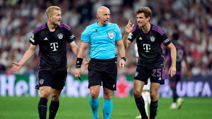 Экс-арбитр ФИФА прокомментировал эпизод с незасчитанным голом Баварии