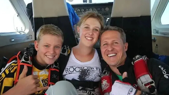 Експерт-нейрохірург прокоментував першу появу Шумахера на публіці