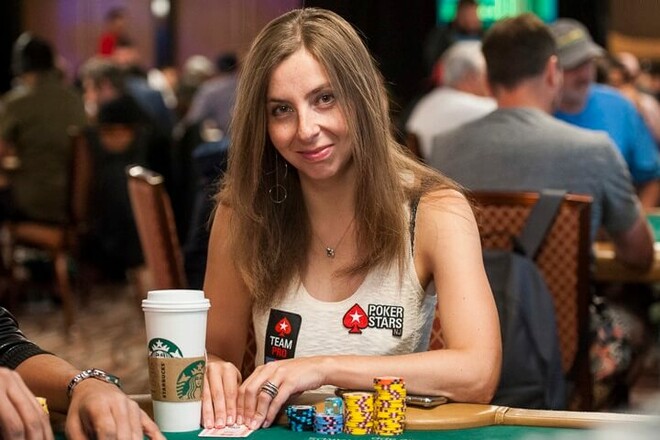 От пера к покеру: писательница выиграла браслет WSOP