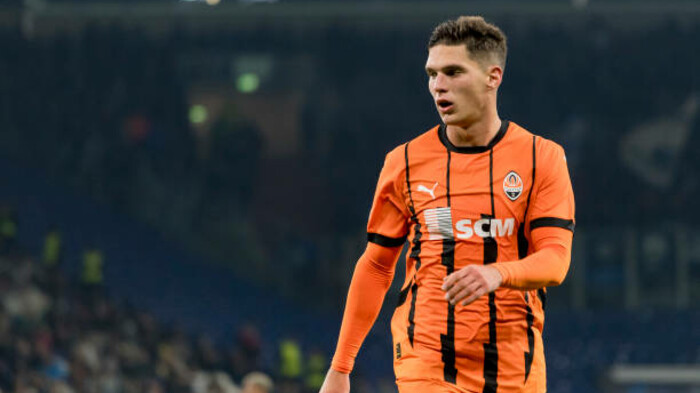 ФОТО. Георгій Судаков вразив вибором книги. Це потужно