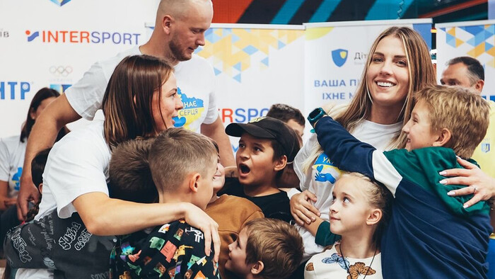 ФОТО. Харлан підтримала діток, чиї батьки загинули, захищаючи Україну
