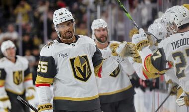 НХЛ. Победы Вегаса и Айлендерс, проблемы Питтсбурга и Чикаго