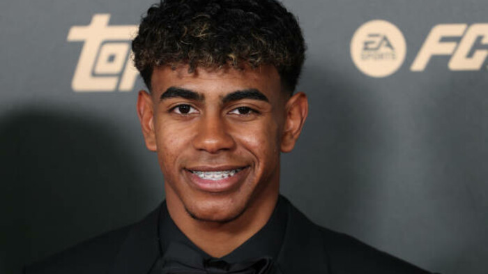 ФОТО. Гравець Барселони знявся оголеним для журналу