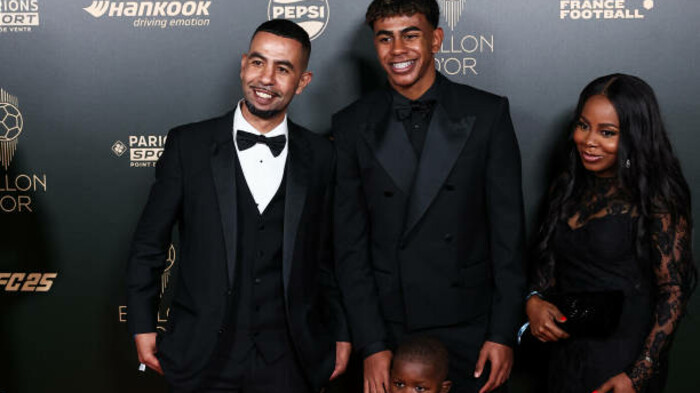 ВИДЕО. Отец звезды Барселоны выдал лучшее фото с Золотого мяча-2024