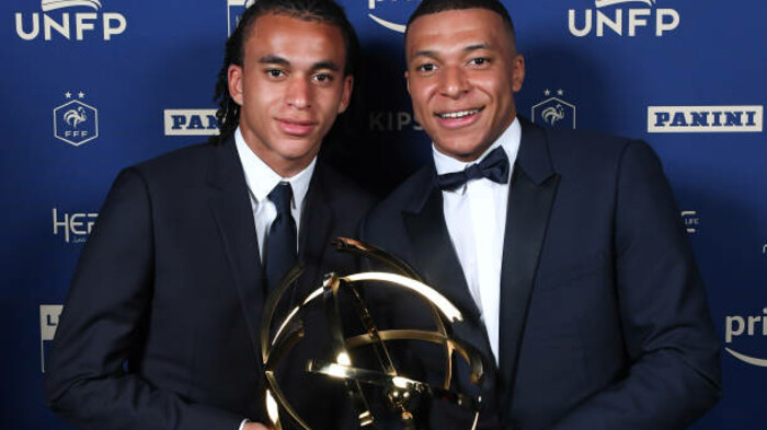 ФОТО. Брат Мбаппе заплакав у роздягальні – і ось що зробив Кіліан