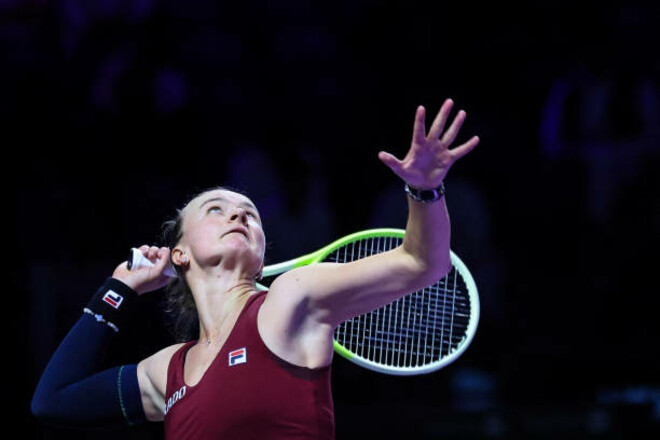 Прошлогодняя финалистка вылетела? Крейчикова одолела Пегулу на WTA Finals