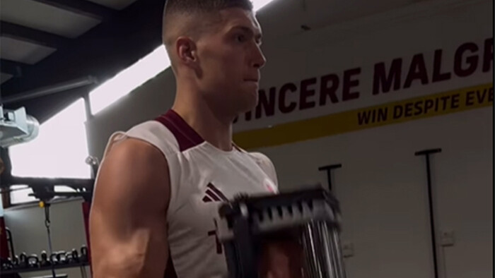 ВІДЕО. Неймовірний біцепс. Довбик похвалився крутою фізичною формою