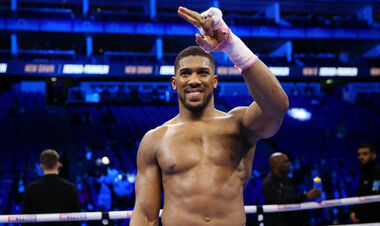 «Он об этом умолял». Джошуа запретили драться с чемпионом. Что случилось?