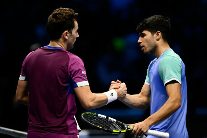 Гучна сенсація у Турині. Алькарас програв Рууду на старті ATP Finals 2024