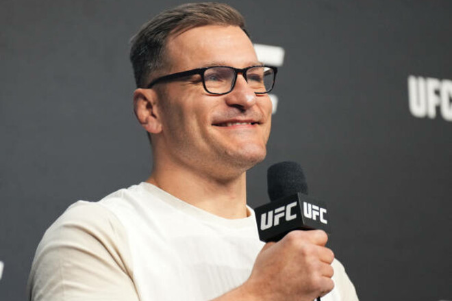 «Прости, что обидел». Боец UFC извиняется перед своим соперником