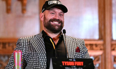 Соперник Усика готовится к бою: опубликовал видео с острова