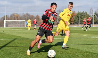 Зіграли три тайми. Карпати програли команді Першої ліги