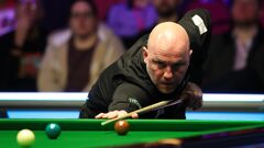 The famous snooker player received a 5-year disqualification for contract fraud