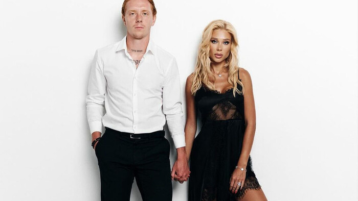 ФОТО. Футболист сборной Украины порадовал жену дорогим подарком