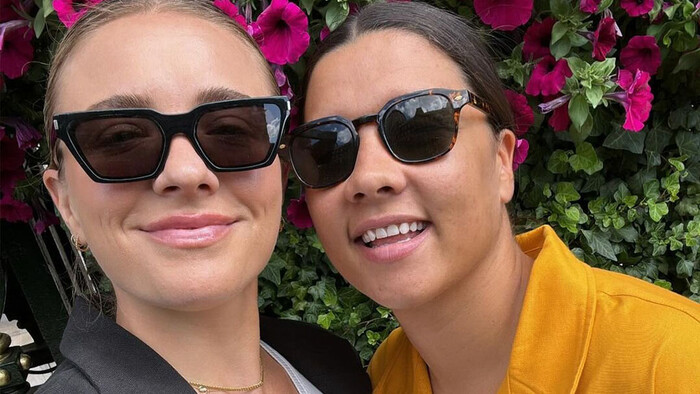 ФОТО. Дві футболістки Челсі та Вест Гема чекають на дитину