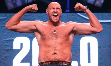 ФОТО. Ф'юрі показав, як виглядає його тіло перед реваншем з Усиком