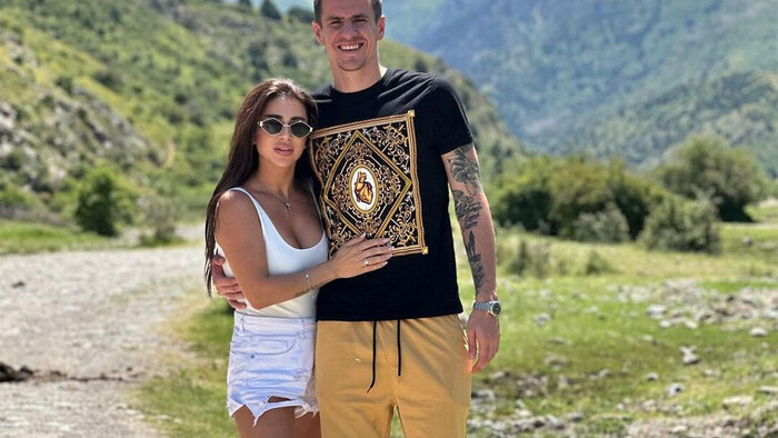 ВИДЕО. Артем Беседин побывал в клубе для взрослых. Ищет новую команду