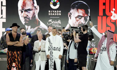 Ребров назвав склад, Ф'юрі влаштував демарш, суддів хапають на вокзалах