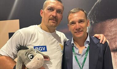 Шевченко прокомментировал суперпобеду Усика в поединке против Фьюри