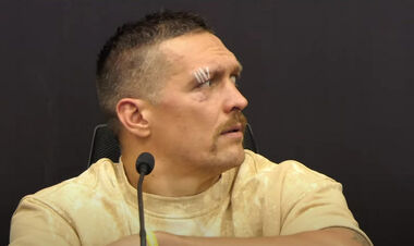 Усик на прес-конференції забув місяці року і попросив не грати зі світлом