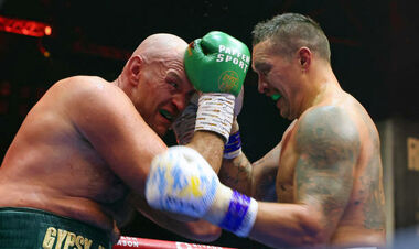 Відомо, про що говорили Усик і Ф'юрі перед оголошенням результату мегафайту