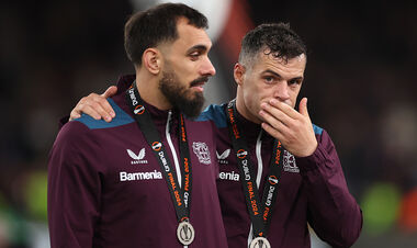 Фіаско Байєра у фіналі ЛЄ, поразка Світоліної, Усик та титул IBF