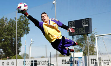 Реал без Луніна, договірняк у Першій лізі, расистський скандал із українцем