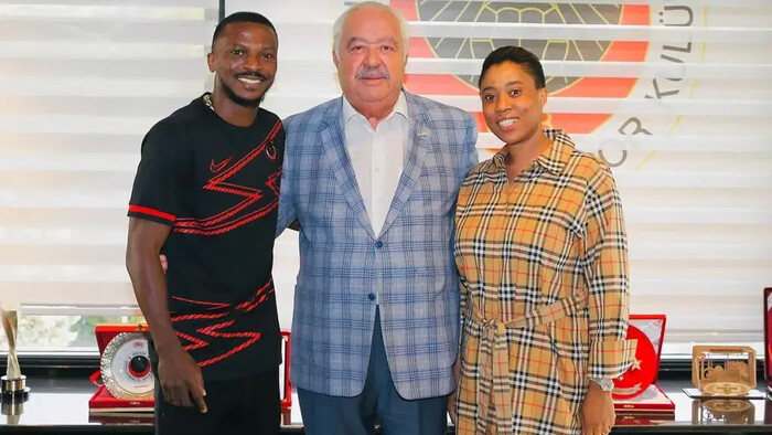 ДНК та троє дітей від пастора. Екс-форвард Шахтаря заявив про зраду дружини