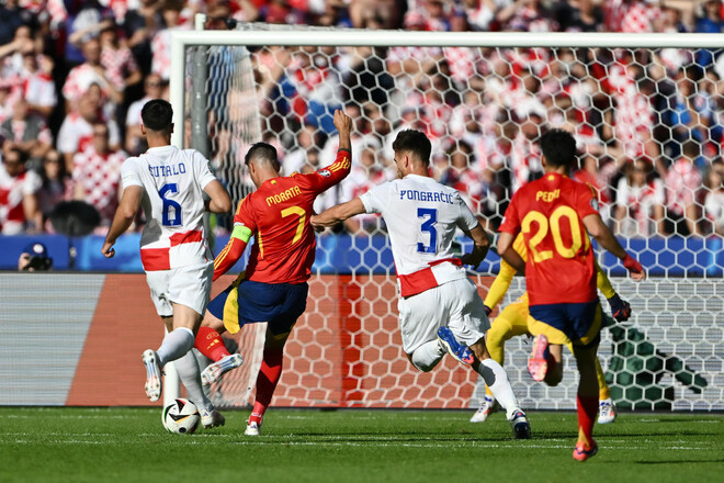 ВИДЕО. Испанцы шокировали хорватов тремя голами в первом тайме