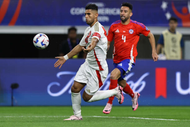 Сборные Перу и Чили разошлись миром в стартовом туре Кубка Америки
