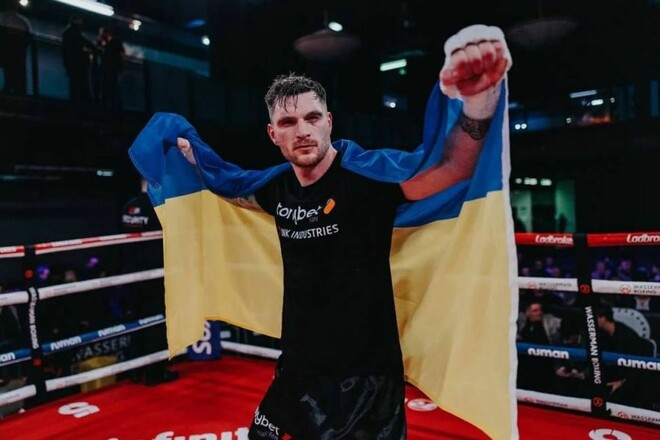 Украинский супертяж Богдан Миронец досрочно выиграл бой в Латвии