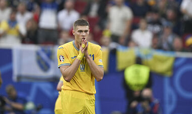 ВИДЕО. Как игроки сборной Украины поздравили Довбика с днем рождения