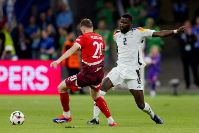 Германия рискует потерять основного защитника на первый матч плей-офф Евро