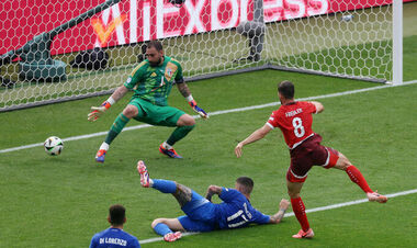 Італія залишила Євро, розгром від Шахтаря, Кіченок виграла титул