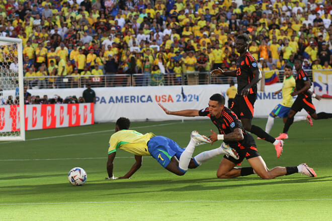Бразилия – Колумбия – 1:1. КОНМЕБОЛ признал грубую ошибку. Видео голов