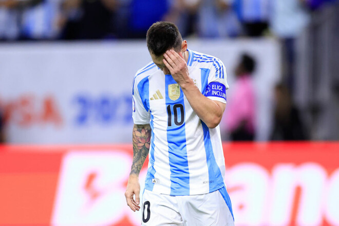 Месси не забил пенальти. Аргентина в драматичном матче вышла в 1/2 Копа